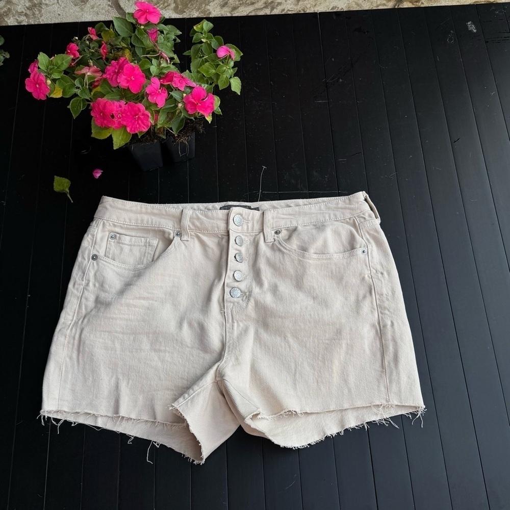 Torrid Cream Jean Shorts Distressed Button fly Denim Shorts size 10